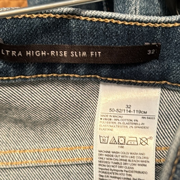 NWOT Banana Republic Ultra High Rise Slim Fit Straight Leg Medium Wash Jeans - Picture 4 of 4